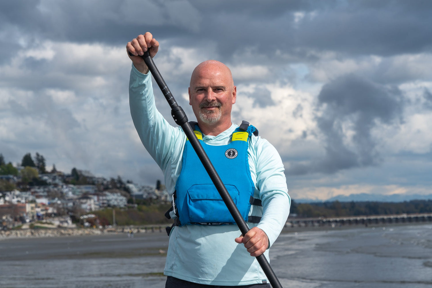 How to Hold and Adjust a Paddle Board Paddle